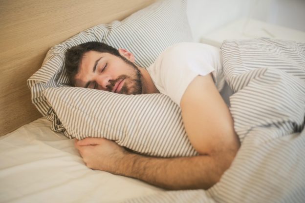 12 Home remedies against snoring